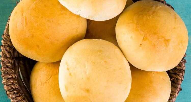 SOFT DINNER ROLLS